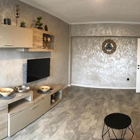 Alfredo Apartament Buzau Bagian luar foto