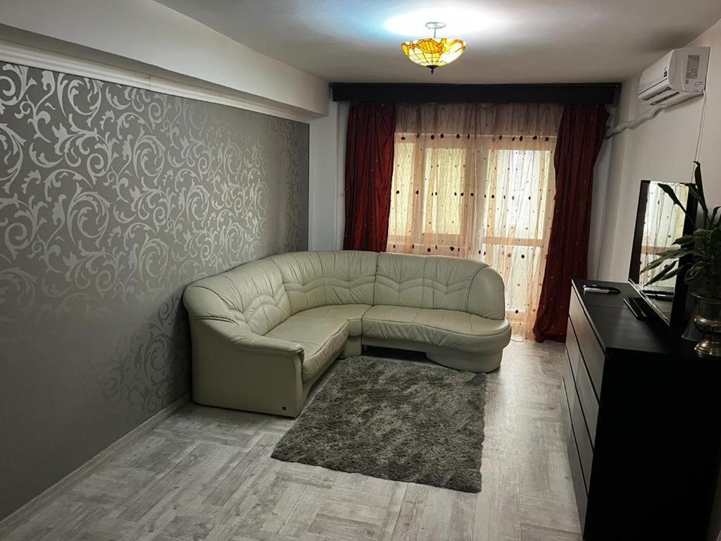 Alfredo Apartament Buzau Bagian luar foto