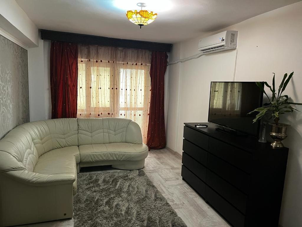 Alfredo Apartament Buzau Bagian luar foto